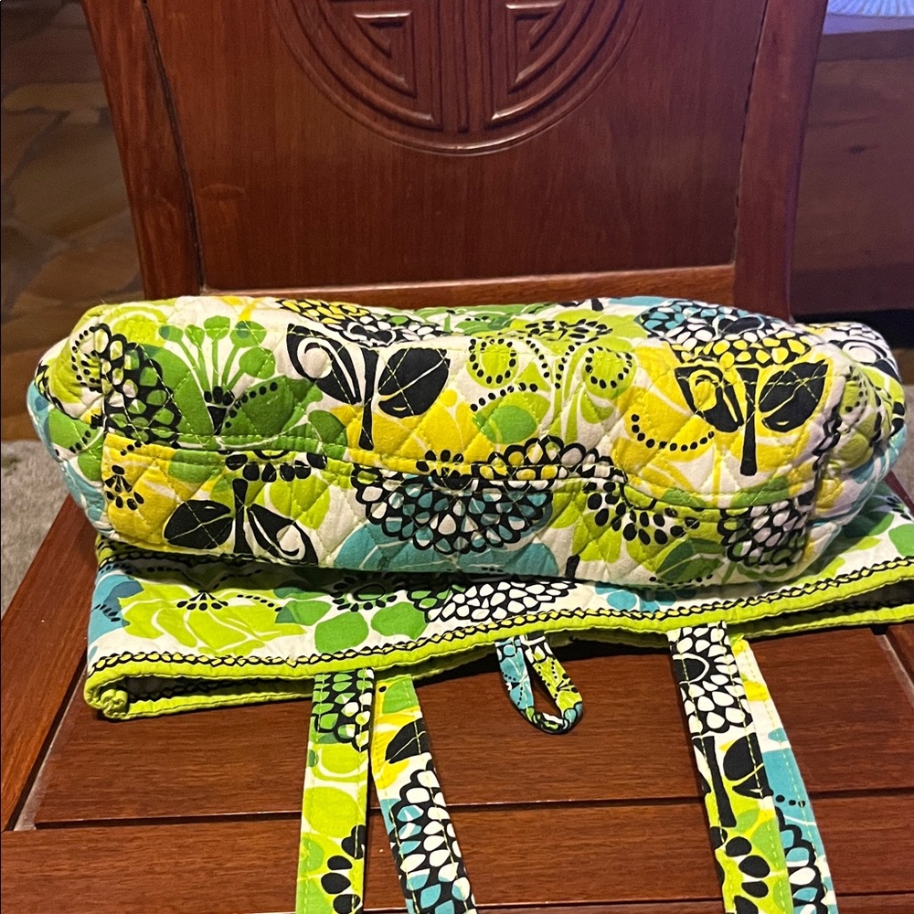 Vera Bradley Floral Tote in Lime and Aqua - Picture 5 of 6